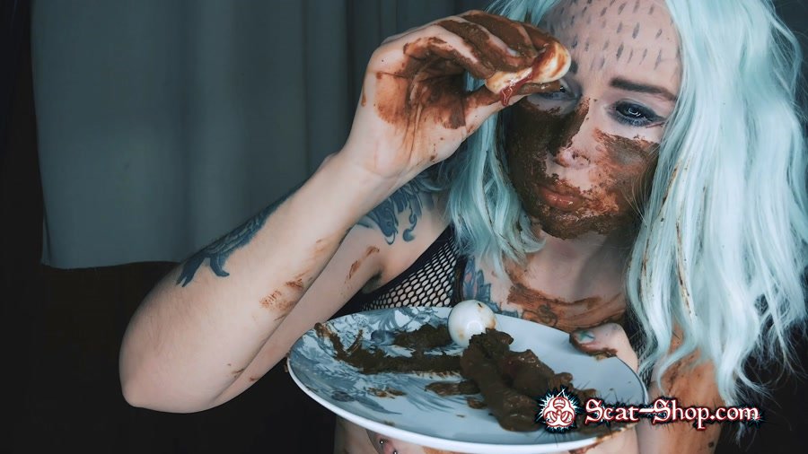 DirtyBetty - Monsta girl ate own shit with ur eyes [Defecation / 1.40 GB] FullHD 1080p (Solo, Teen)