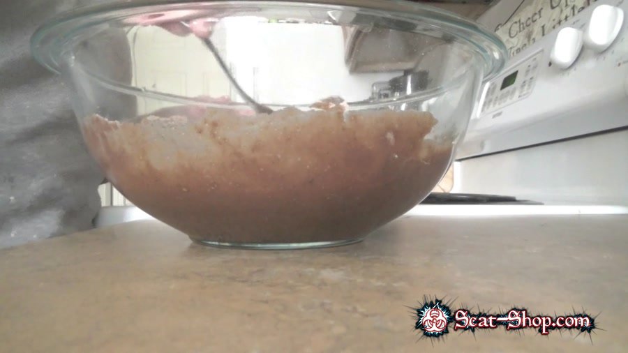 Alicia1983june - Chocolate Brownie Poop Cake [Eating Shit / 465 MB] FullHD 1080p (Solo, Amateur)