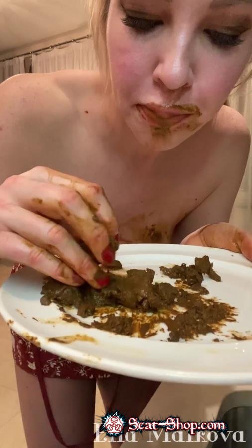 Scat Ella - Eating/drinking Scat, Pee and Vomit [Defecation / 911 MB] UltraHD/2K 1080p (Eat Shit, Solo)