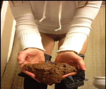 Porn Episode 1 - Amateur Scat Solo With Big Shitty Pile HD 720p (Kaviar Scat, Pooping Girls) scat-shop.com