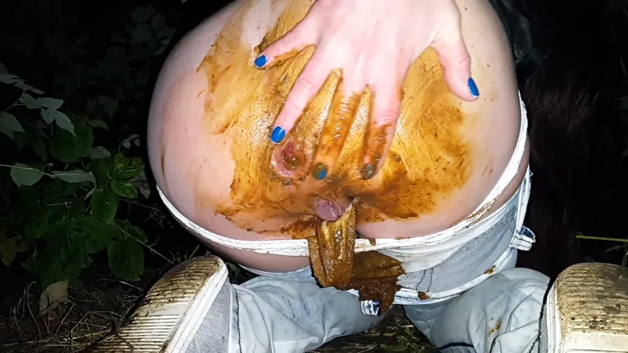 Anna Coprofield - Quick Shit in Jeans at Night FullHD 1080p (Jean Pooping, Solo Scat)