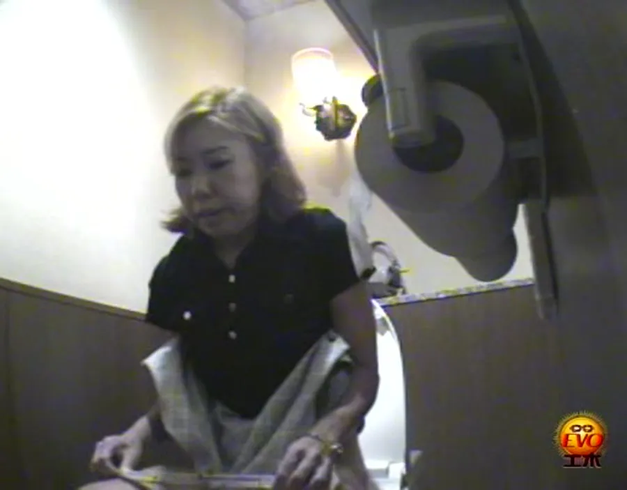 Girls - 8-08 Japanese Toilet Accidents DVDRip (Voyeur, Scat)