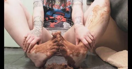 Download SweetBettyParlour - ULTRA Sweet Feet 4K UltraHD (Foot, Solo Scat) scat-shop.com