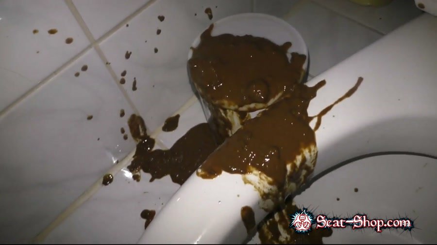 HotDirtyIvone - A diarrhea everywhere [Diarrhea / 514 MB] FullHD 1080p (Shit, Amateur)