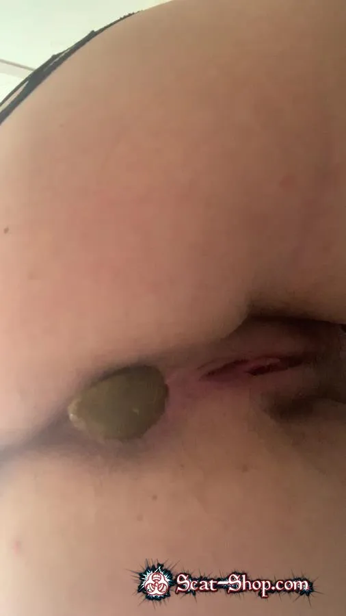 Natalielynne699 - Took my poop out of the toilet UltraHD 2K (Scatology, Solo)
