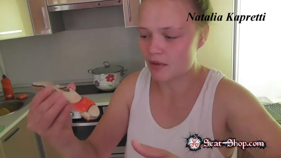 Mistress - She took shit in the middle of room FullHD 1080p (Shitting Girls, Amateur)