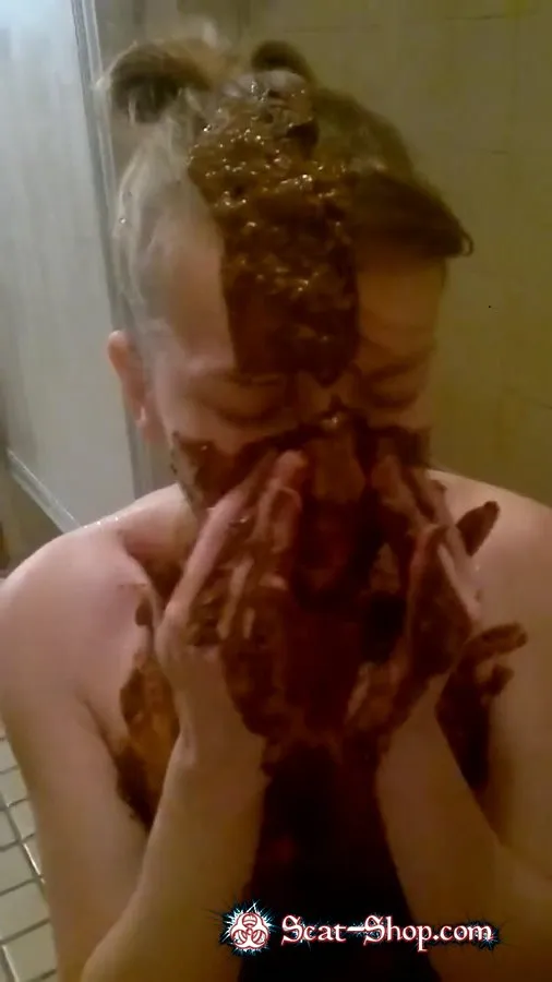 Julia Dream - Shit On Head Or Total Scat Mess HD 720p (Shit Girls, Amateur)