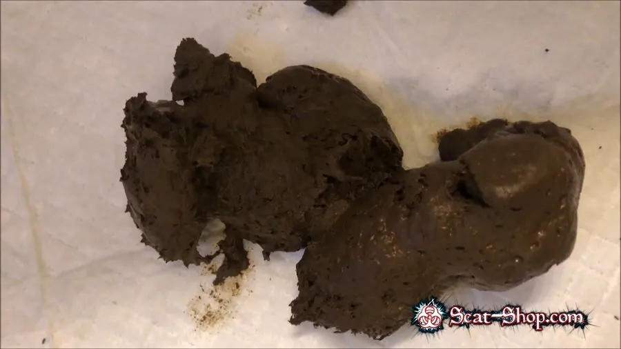 TinaAmazon - Black boots standing shit over you FullHD 1080p (Solo, Shit)