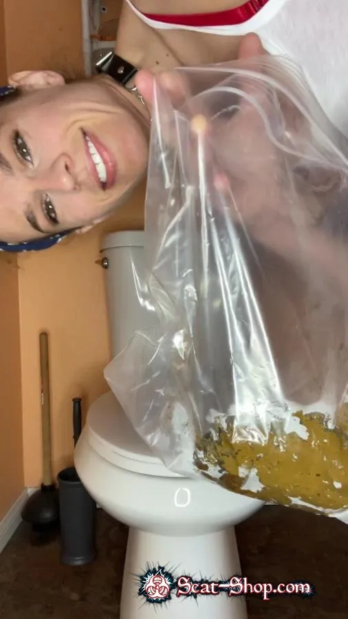 VibeWithMolly - School girl poops in bag UltraHD 2K (Extreme, Solo)