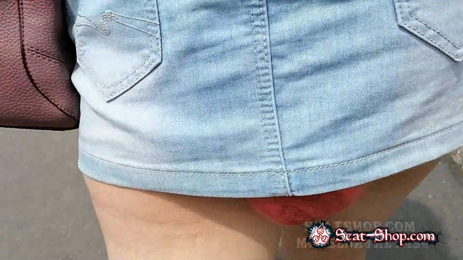 ModelNatalya94 - Going to the store, shit in shorts [Poop / 656 MB] FullHD 1080p (Scatology, Outdoor)