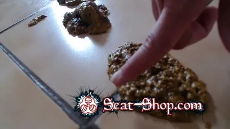 Download Liglee - Shit while I cook FullHD 1080p (Solo, Shit) scat-shop.com