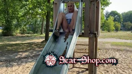 Download Devil Sophie - Perverse shit slide - only me dirty slide UltraHD 4K (Scatology, Milf) scat-shop.com