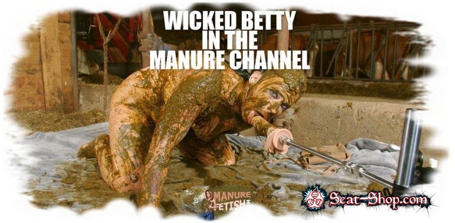 Betty - Wicked Betty in the manure channel [Manurefetish.com / 642 MB] HD 720p (Shit Cowshed, Dildo)