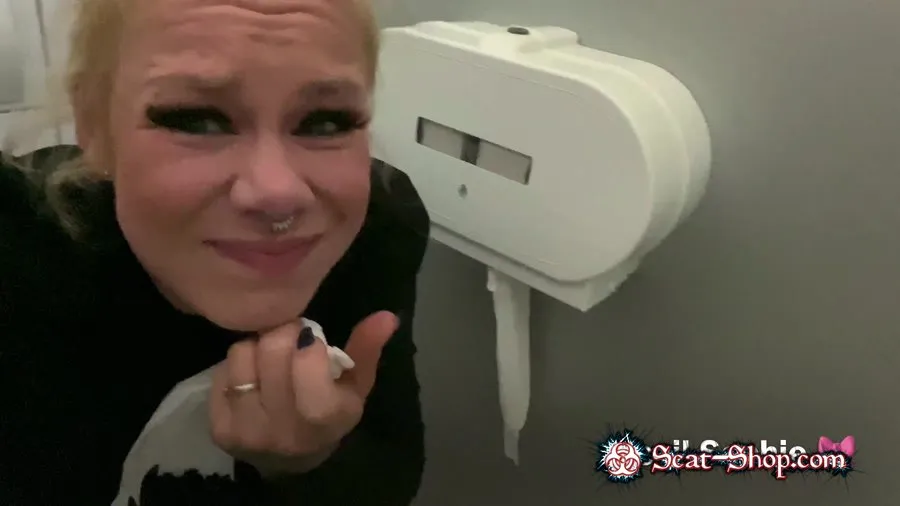 Devil Sophie - Extremely stomachache in the furniture store UltraHD 4K (Girls, Poop)