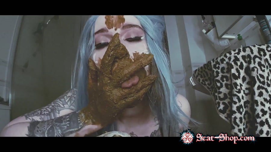 DirtyBetty - ITS ALIVE! scat poop fetish [Solo / 617 MB] FullHD 1080p (Eating, Shit)