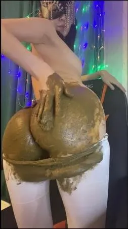 Download p00girl - A bunch of shit and piss in white nylon, smearing on the ass UltraHD 2K (Defecation, Solo) scat-shop.com