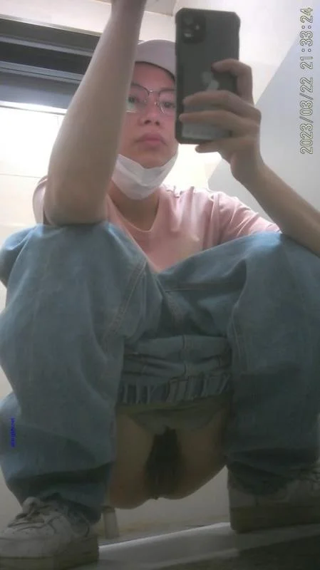 Spy Cam - Holds his white panties so as not to piss himself [Public Toilet / 1.15 GB] FullHD 1080p (Solo, WC, Asian)