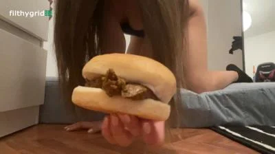 HarleeReed28 - Are You Ready For My Delicious Scatburgers? [Pooping / 452 MB] FullHD 1080p (Defecation, Eat Shit)