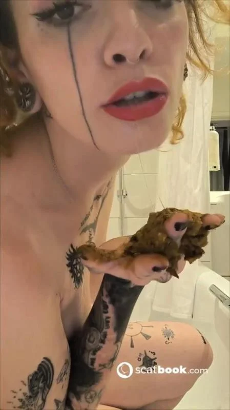 Malafalda - Shitting [Scatbook.com / 40.2 MB] SD (Scat, Spain)