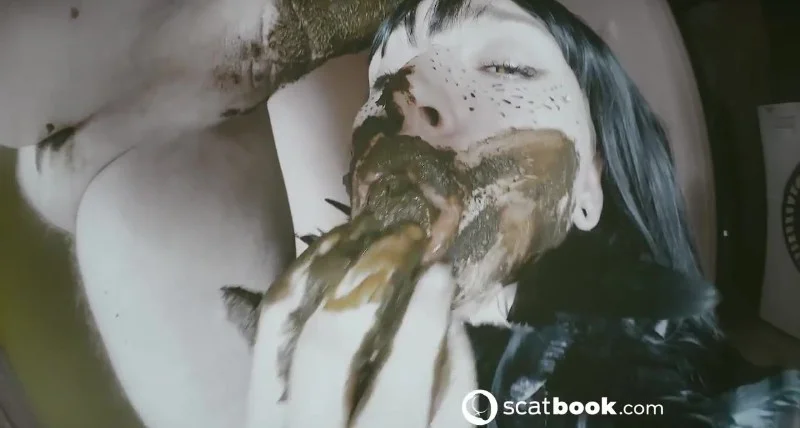 SweetBettyParlour - Enormous Huge Turd SCAT Blowjob x Eating [Scatbook / 139.93 MB] HD 720p