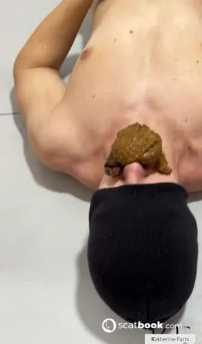 Katherine Farts - Pile of shit [Scatbook / 26.4 MB] HD 720p