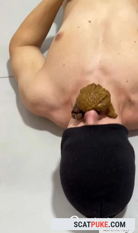 Katherine Farts - Pile of shit [Scatbook / 26.4 MB] HD 720p