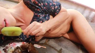 Sabrina Dacos - Ice Cream Party [Scatting / 225 MB] FullHD 1080p (Defecation, Solo)