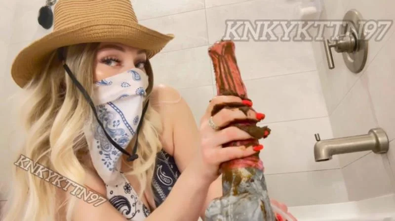 KnkyKttn97 - Cowgirl Goes for a Ride [Scatting / 2.41 GB] FullHD 1080p (Solo, Shit)