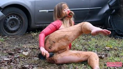 Niniunini - EAT DOG SHIT FOR CHRISTMAS [Play Anal / 4.30 GB] UltraHD 4K (Outdoor, Toy Play)