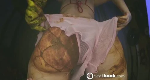 SweetBettyParlour - Two in OneEvil Clown Catch the Crap [Scatbook / 198.82 MB] FullHD 1080p