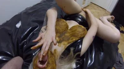 Jessica - Huge Facial and Scat Cumshot [Domination Scat / 504 MB] HD 720p (Latex, Sex)