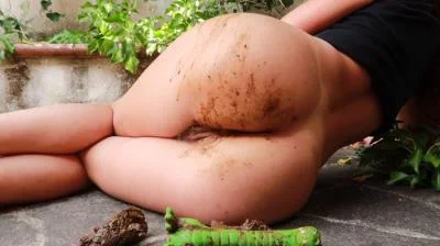 Sabrina Dacos - Jurassic Poop [Scatting / 226 MB] FullHD 1080p (Defecation, Solo)