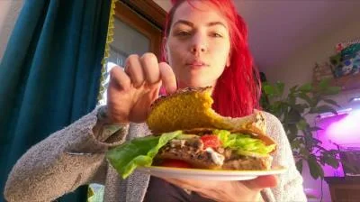Classy N Gassy - Gassys Thanksgiving Dine And Dump [Scatshop.com / 873 MB] FullHD 1080p (Solo Scat, Big Ass)