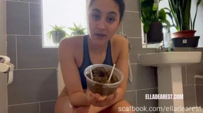 Ella Dearest aka Efro Ella - FEW PLOPS LEFT [Scatbook.com / 22.8 MB] HD 720p (Solo, Defecation)
