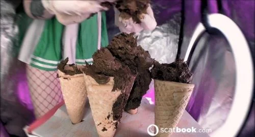 SweetBettyParlour - Fan with  unusual  ice cream [Scatbook / 212.56 MB] FullHD 1080p