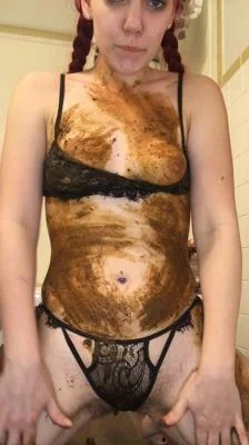 Download Scatqueen420 - Thanksgiving Dinner Shit SD (Toilet, Smearing) scat-shop.com