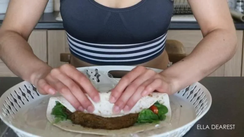 Ella Dearest aka Efro Ella - Wrap Prep HD 720p (Solo, Defecation)