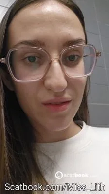 Download Miss Lith - Shitting 22 SD (Shit, Spain) scat-shop.com