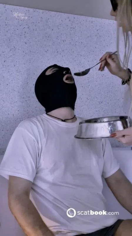 Miss Infinity - PRIMERA VEZ CON MI RETRETE HUMANO FIRST TIME WITH MY HUMAN TOILE SD (Latex, Femdom)