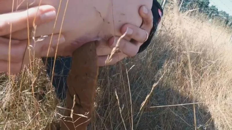 Mia Skye aka MiaRoxxx - Highway Pooping HD 720p (Germany, Dirty Anal)