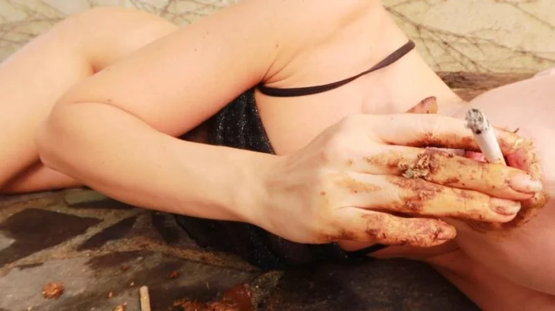 Sabrina Dacos - Smoking Lounge FullHD 1080p (Defecation, Solo)