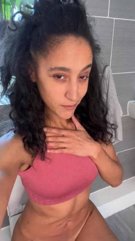 Ella Dearest aka Efro Ella - The Loudest Plops SD (Solo, Defecation)