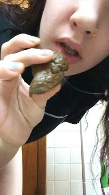 Porn Scatqueen420 - Favorite Snack SD (Toilet, Smearing) scat-shop.com