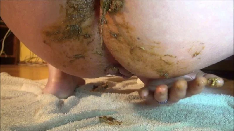 DirtyScatGirl - Mysterious Game In White Mask HD 720p (Milf, Czech)