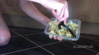 Download Ella Dearest aka Efro Ella - Ella Flavoured Mash HD 720p (Solo, Defecation) scat-shop.com