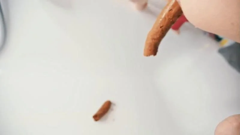 Piss'n Poo In Bathtube HD 720p (Germany, Dirty Anal)