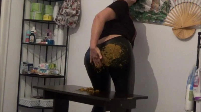 Stiffy Shit On Leather Pants SD (Fetish, Romanian)