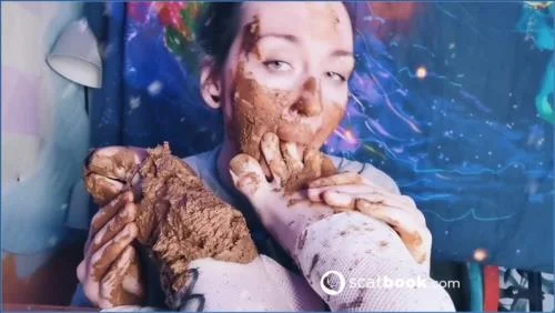 Porn Sweet Betty Parlour - Creamy Shit x Giant Sexy Feet [FullHD 1080p] 161.37 MB scat-shop.com