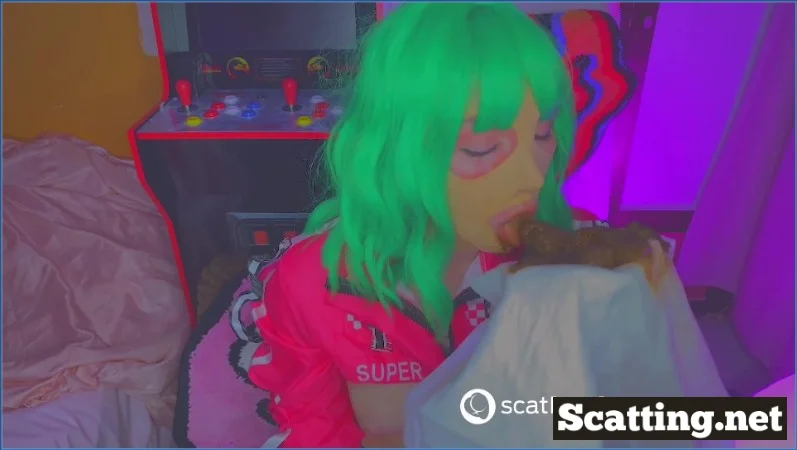 Femdom Action: Sweet Betty Parlour in One point five kilograms of Own Poo and Squirting Night! - scat video