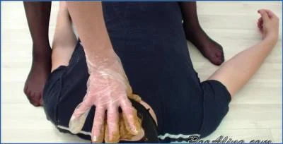 PooAlina Delivers Messy Poop While Dancing and Shitting in Panties